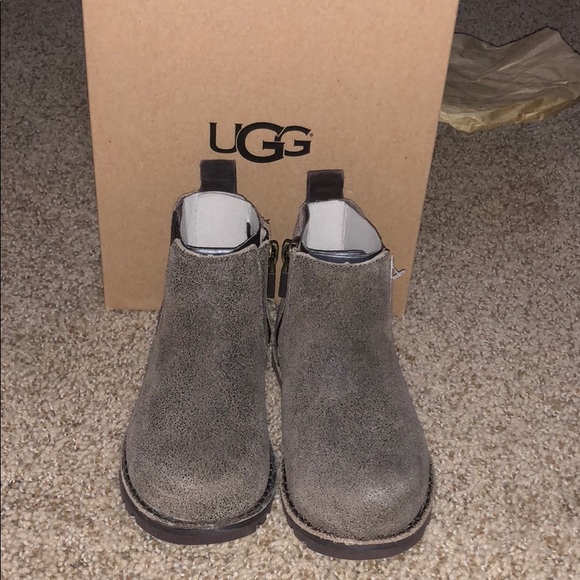 boys ugg chelsea boots